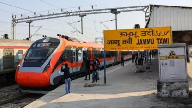 यात्रियों की सुरक्षा को लेकर उत्तरी रेलवे सतर्क, जम्मू स्टेशन और परिचालन सुविधाओं का उच्च-स्तरीय निरीक्षण