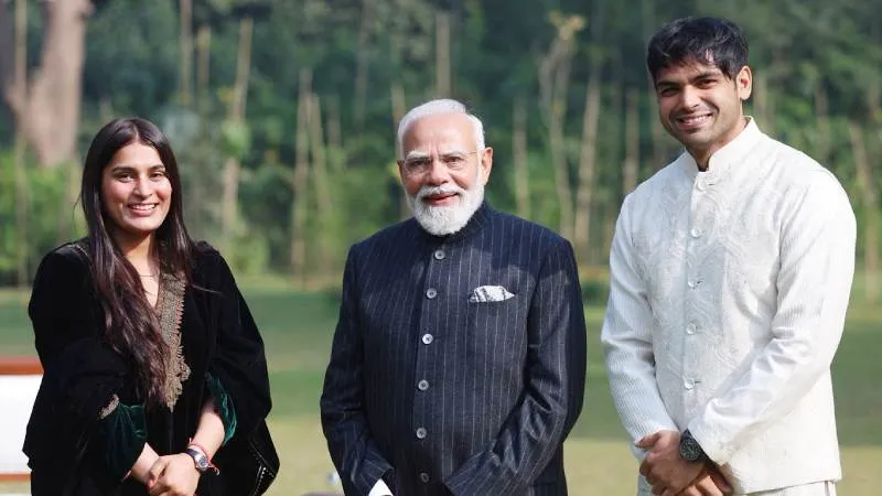 पीएम मोदी से नीरज चोपड़ा और पत्नी हिमानी मोर की मुलाकात, खेल से लेकर उपलब्धियों तक हुई चर्चा