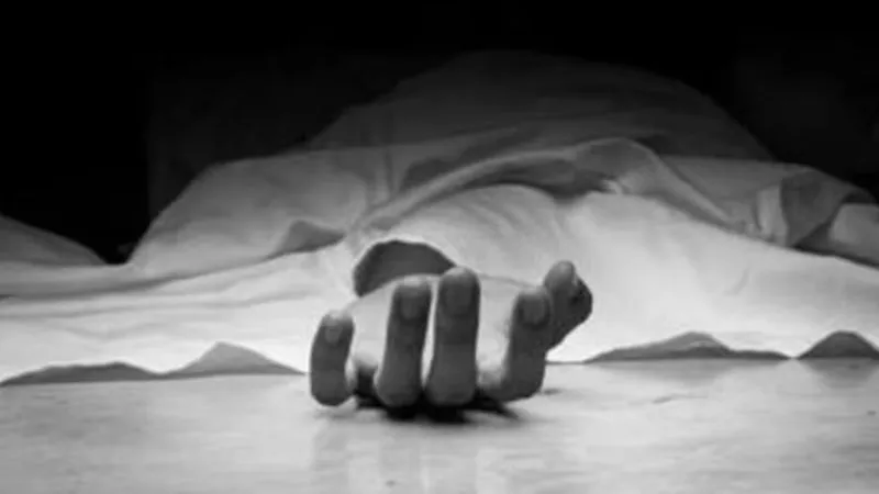 नोएडा के डंपिंग यार्ड में महिला की लाश मिलने से सनसनी, हाथ पैर बांधकर फेंका, जांच में जुटी पुलिस