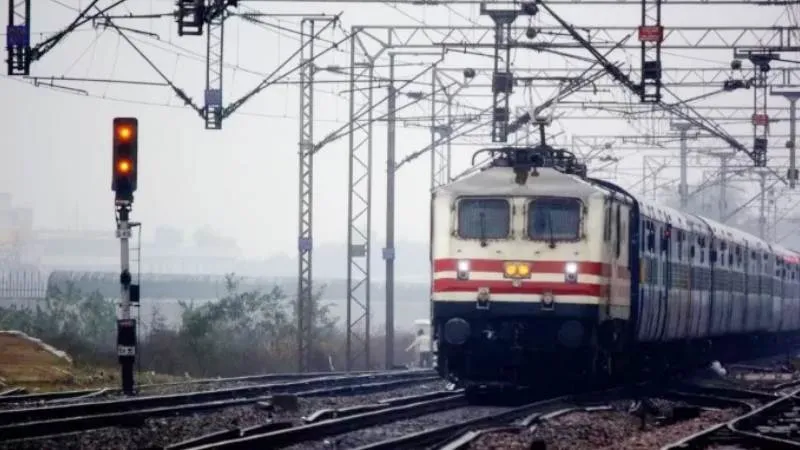 भारतीय रेलवे का ऐतिहासिक विद्युतीकरण, 99.2% ब्रॉड गेज नेटवर्क हुआ इलेक्ट्रिक, दुनिया में भारत सबसे आगे