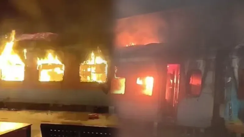 आंध्र प्रदेश में बड़ा रेल हादसा... टाटा-एर्नाकुलम एक्सप्रेस में लगी भीषण आग में दो डिब्बे जलकर खाक, एक यात्री का शव बरामद