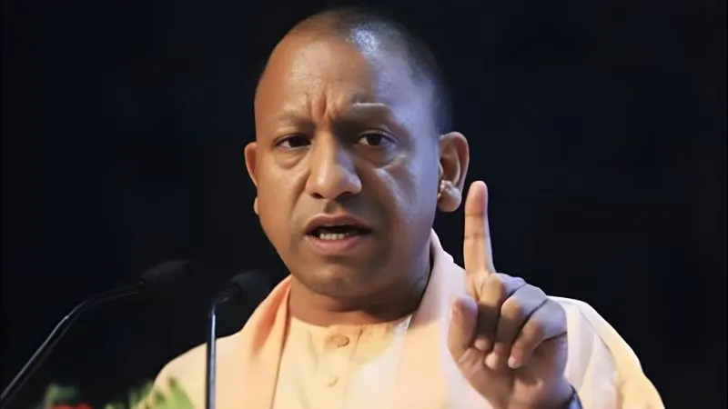 UP में रोहिंग्या घुसपैठियों की कमर तोड़ेगी सरकार… CM योगी ने दिए कड़ी कार्रवाई के निर्देश, झुग्गियों में जांच अभियान शुरू