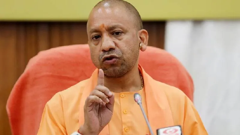 CM योगी आदित्यनाथ के नेतृत्व में ऐतिहासिक उपलब्धि, 3.72 लाख गरीबों को मिला पक्का घर