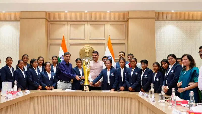 ब्लाइंड टी20 वर्ल्ड कप 2025 की विजेता भारतीय महिला टीम से मिले सीएम फडणवीस, हरसंभव मदद का दिया आश्वासन