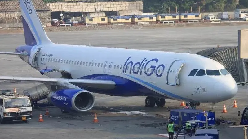 मदीना से हैदराबाद आ रही इंडिगो फ्लाइट को बम की धमकी, अहमदाबाद में कराई गई इमरजेंसी लैंडिंग