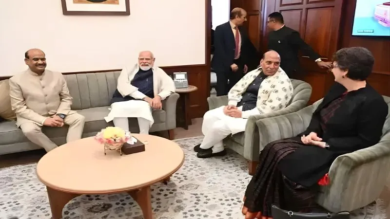 प्रियंका गांधी ऐसा क्या बोल गईं कि PM मोदी की छूट गई हंसी, राजनाथ सिंह ने भी लगाए ठहाके