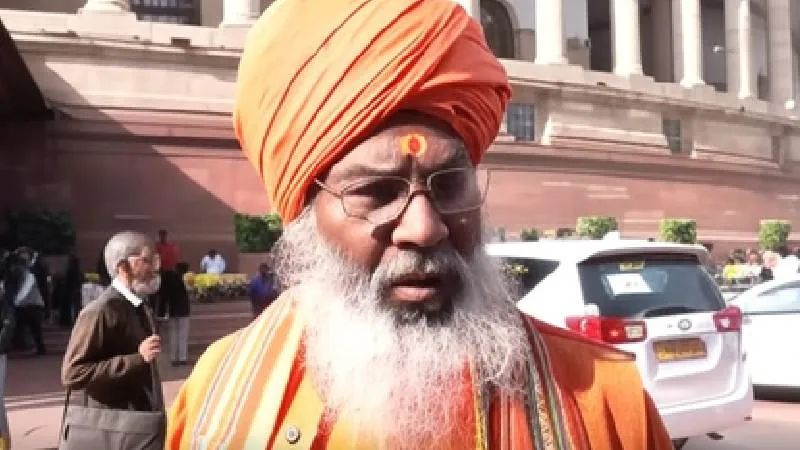 “वंदे मातरम” विवाद पर साक्षी महाराज का पलटवार, ए राजा पर साधा निशाना; पीएम मोदी के संबोधन की तारीफ