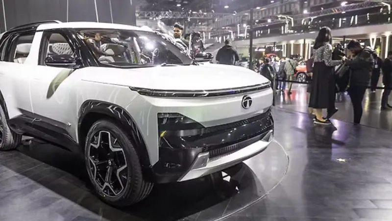 Hyundai Creta - Seltos को टक्कर देने आई Tata Sierra, जानें बेहतरीन फीचर्स के साथ EMI और कीमत की पूरी जानकारी
