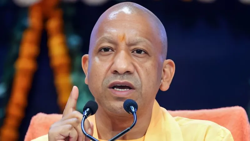 माफिया का विनाश, जनता का विकास, इसीलिए सीएम योगी पर यूपी को विश्वास... दिल्ली से 'बुलडोजर बाबा' का सख्त संदेश