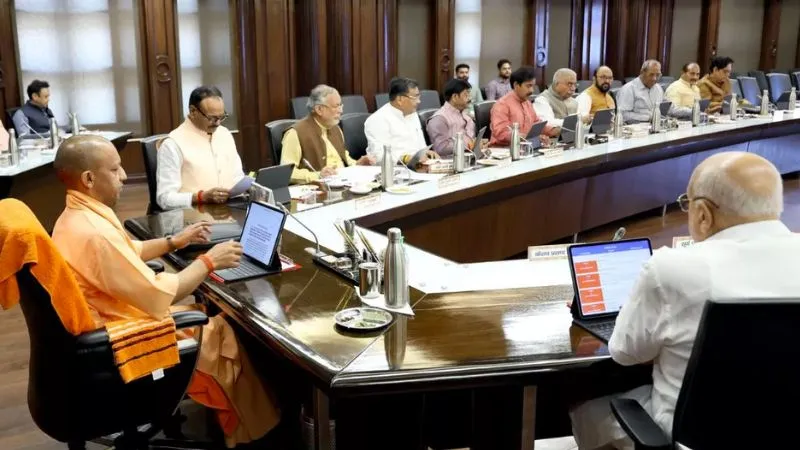 योगी कैबिनेट की बड़ी सौगात, पर्यटन, दिव्यांगजनों और खिलाड़ियों के लिए 19 प्रस्ताव मंजूर