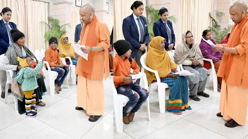 'इसको देखो, घर पर कब्जा दिलाओ और फौरन एक्शन लो', CM योगी का एक और फैसला 'ऑन द स्पॉट', जनता दर्शन में आई बेघर सीमा को मिला न्याय