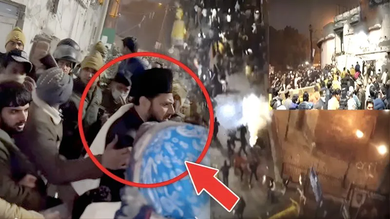 दिल्ली तुर्कमान गेट के पास बुलडोजर एक्शन के दौरान पुलिस पर पत्थरबाजी, भीड़ के बीच सपा सांसद का वीडियो वायरल, अखिलेश घिरे