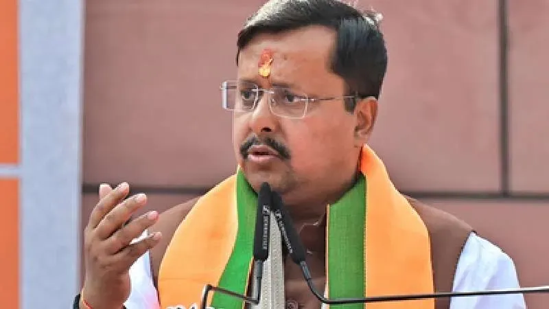 BJP अध्यक्ष नितिन नबीन का CM योगी की मौजूदगी में विपक्ष पर वार, कहा- कुछ लोग राजनीति को टाइमपास समझते हैं