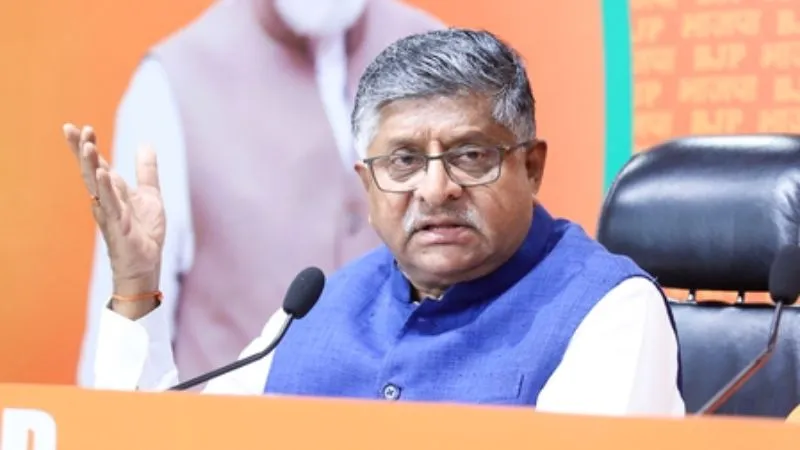 दिल्ली में पूर्व केंद्रीय मंत्री रवि शंकर प्रसाद के आधिकारिक आवास में लगी आग, दमकल की 3 गाड़ियां मौके पर पहुंचीं