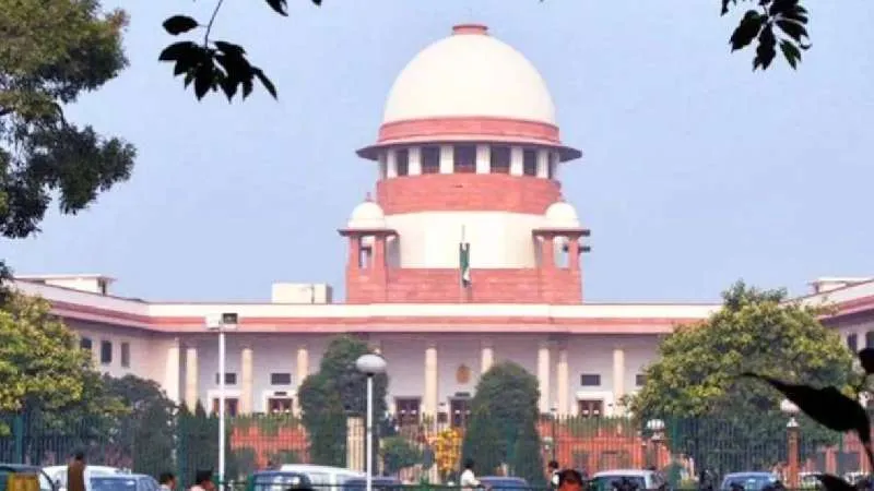 सुप्रीम कोर्ट का बड़ा आदेश: कक्षा 6–12 की छात्राओं को स्कूलों में मुफ्त सैनेटरी पैड अनिवार्य