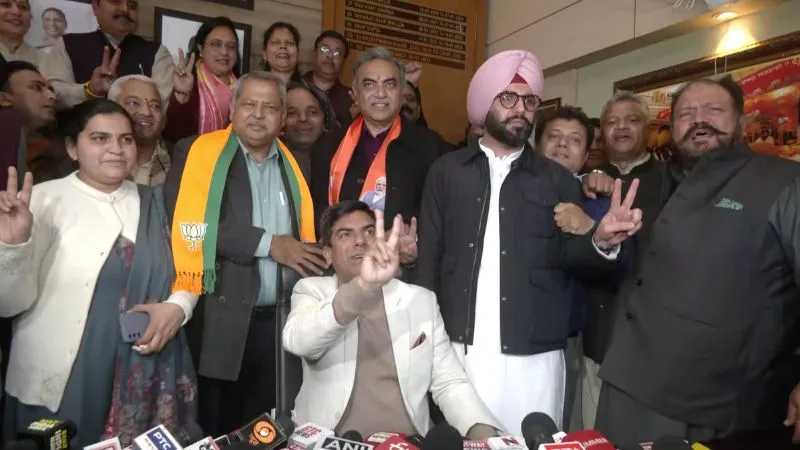 चंडीगढ़ मेयर चुनाव में BJP की चौथी बार जीत, सौरभ जोशी बने मेयर, सुमन शर्मा बनीं डिप्टी मेयर