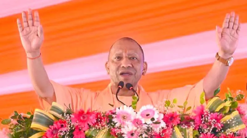 यूपी कैबिनेट का बड़ा मानवीय फैसला, बांग्लादेश से विस्थापित 99 हिंदू बंगाली परिवारों का होगा पुनर्वासन, शिक्षकों को कैशलेस इलाज की सौगात