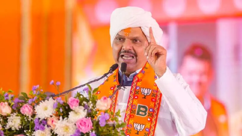 BMC Elections 2026 : भाजपा-शिवसेना गठबंधन का जोरदार प्रदर्शन, फडणवीस और बावनकुले ने जताया उत्साह