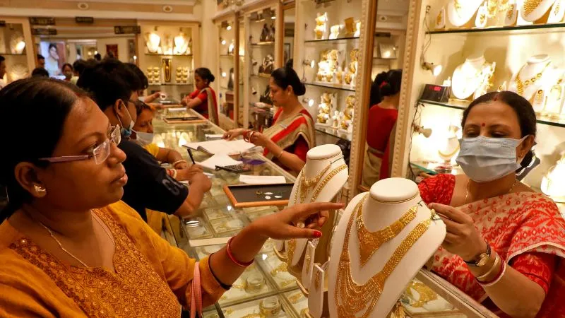 सोना-चांदी ने मचाया धमाल, दामों में बढ़ी बढ़त, आज भी बने नए रिकॉर्ड, जानिए आपके शहर में क्या है नया भाव!