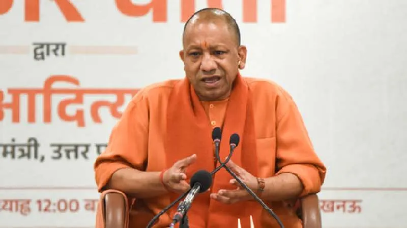 योगी सरकार का नया कदम, विश्वविद्यालय और कॉलेज अब ग्राम पंचायतों को अपनाकर जीरो पावर्टी अभियान में जुटेंगे