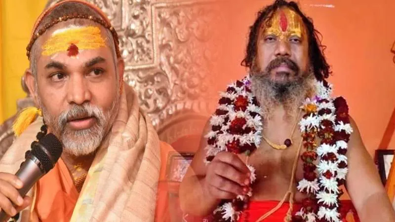 "जो पीएम मोदी-सीएम योगी से खुश नहीं, वे सनातन के विरोधी हैं," जगद्गुरु परमहंस आचार्य ने अविमुक्तेश्वरानंद शंकराचार्य पर कसा