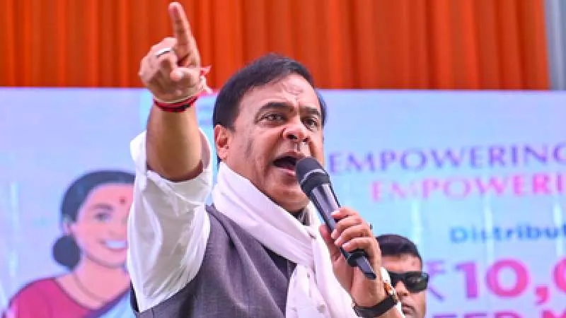 पटका विवाद पर हिमंता बिस्वा सरमा का राहुल गांधी पर तीखा हमला,बोले-संस्कृति का सम्मान कानून से नहीं होता