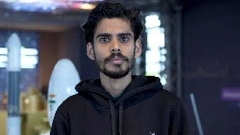 राष्ट्रीय युवा दिवस: ग्रामीण भारत से अंतरिक्ष तक, हितेंद्र सिंह की प्रेरक उड़ान