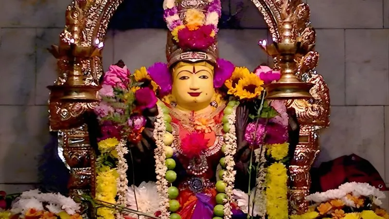 Rajarajeshwari Temple: दस महाविद्याओं में शामिल मां राजराजेश्वरी हैं तंत्र की देवी, मंदिर में क्या करने से कम होता राहु का प्रभाव