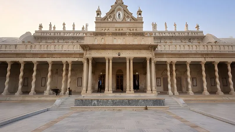 बसंत पंचमी पर एक दिन के लिए इस मंदिर में खुलता है रहस्यमयी कमरा, विदेशों से दर्शन करने के लिए आते हैं भक्त