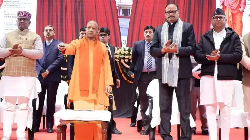 ‘भारत ने कभी किसी को गुलाम नहीं बनाया’, स्वामी विवेकानंद की जयंती पर CM योगी का बड़ा संदेश