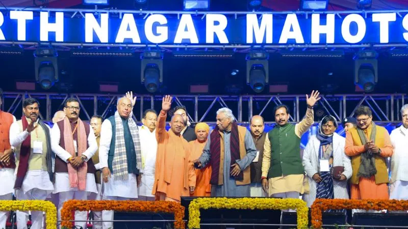 सिद्धार्थनगर महोत्सव का भव्य शुभारंभ, CM योगी ने दी 1052 करोड़ की सौगात, 229 परियोजनाओं का किया लोकार्पण और शिलान्यास