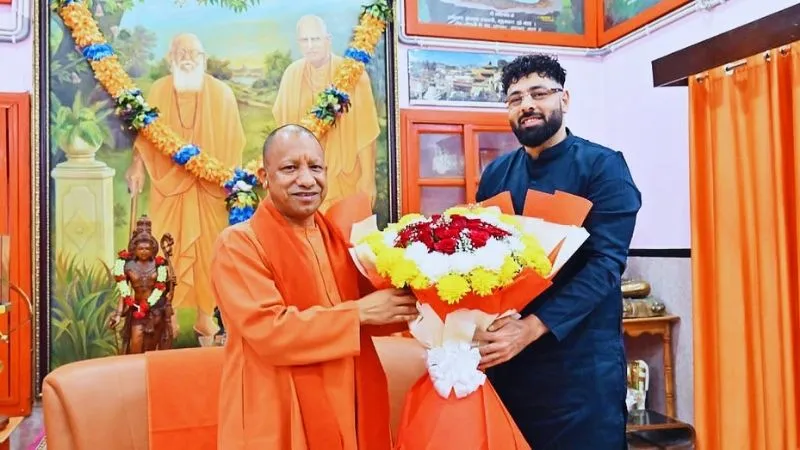 ‘उनके चेहरे पर एक अलग ही रोशनी है’, CM योगी से मुलाकात कर गदगद हुए बादशाह, बोले- उनकी ताकत सत्ता नहीं, संवेदना है