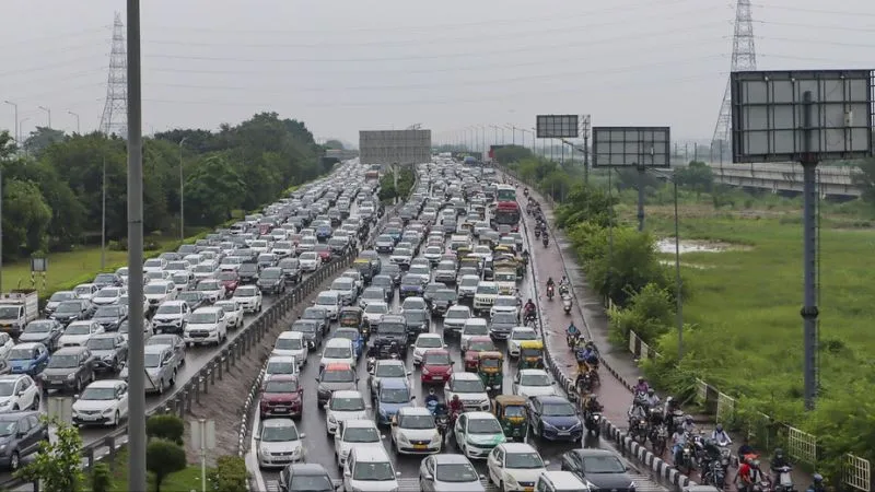 AI Summit 2026: दिल्‍ली में 16-20 फरवरी तक ट्रैफिक का बड़ा तांडव! VVIP आवाजाही से कई रूट जाम और कुछ स्कूल बंद!