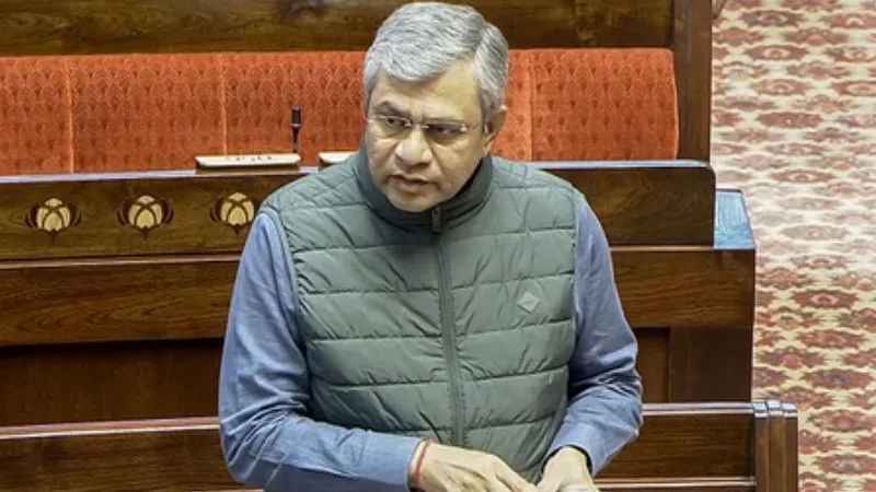 अब ब्लैक में नहीं मिलेंगे रेल टिकट… सरकार का बड़ा कदम 3 करोड़ से ज्यादा संदिग्ध आईडी को किया ब्लॉक