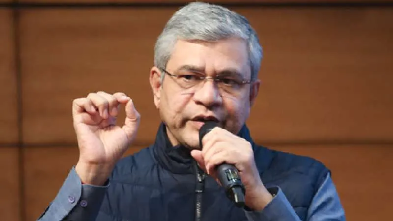 ‘बिना वजह रोका जा रहा है मेट्रो प्रोजेक्ट, पश्चिम बंगाल सरकार पर रेल मंत्री अश्विनी वैष्णव का हमला