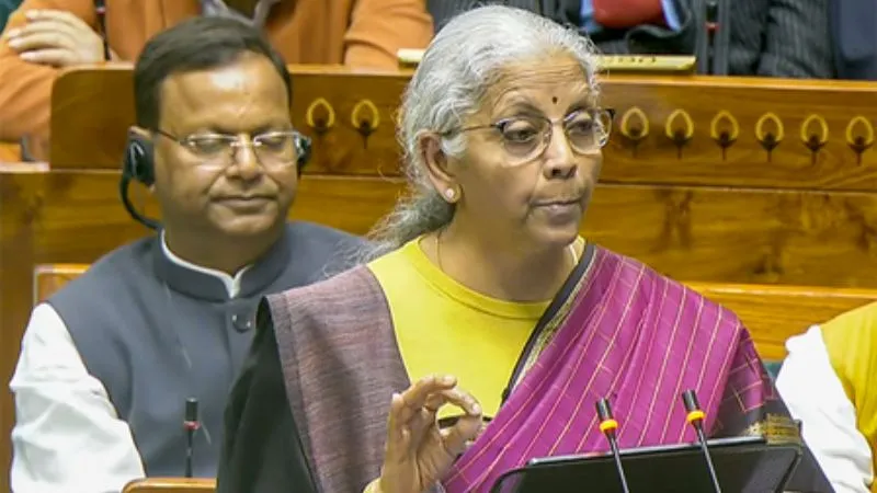 बजट 2026 में वित्त मंत्री निर्मला सीतारमण के पिटारे से यूपी के लिए क्या निकला, क्या मिला, जानें