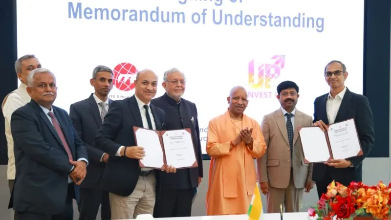 गेमचेंजर साबित हो रहा CM योगी का सिंगापुर दौरा, पहले ही दिन करीब ₹20 हजार करोड़ के हुए MoUs, एनर्जी, डेटा, टेक, लॉजिस्टिक सेक्टर में होंगे निवेश