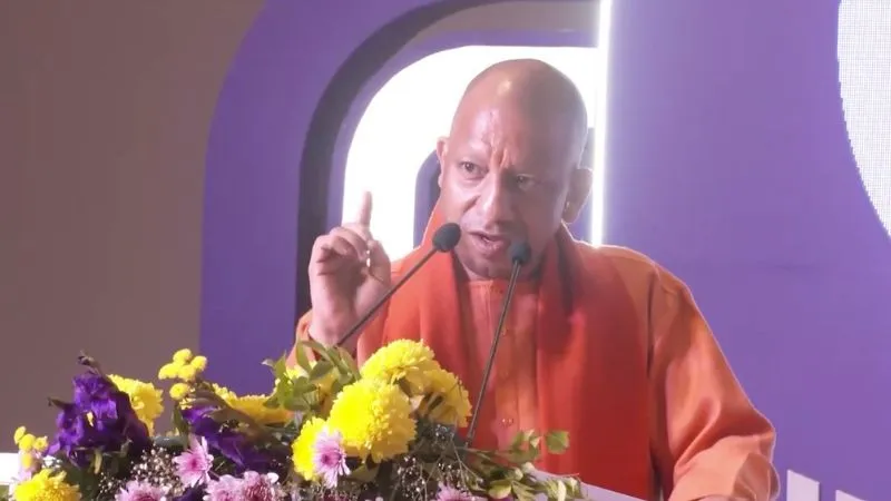 "पुलिस गोली ना मारे तो क्या खाए...", अपराधियों को CM योगी की दो टूक, कहा- जिस भाषा में समझेंगे, उस भाषा में समझाएंगे