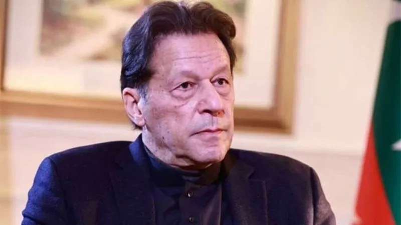 अचानक जेल पहुंचे डॉक्टर, आधी रात को ‘गायब’ हुए इमराना खान! आखिर क्या है उनकी आंखों के ऑपरेशन का रहस्य