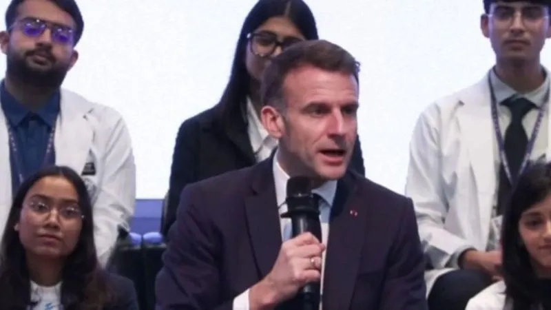 दो शब्द और लूट ली महफिल! जब मैक्रों ने लगाया ‘जय हो’ का नारा, तो मुस्कूरा उठे पीएम मोदी