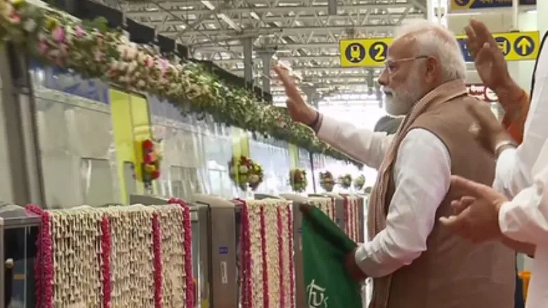 दिल्ली से मेरठ की दूरी 55 मिनट में होगी पूरी, PM मोदी ने मेट्रो-रैपिड रेल को दिखाई हरी झंडी, जानें डिटेल