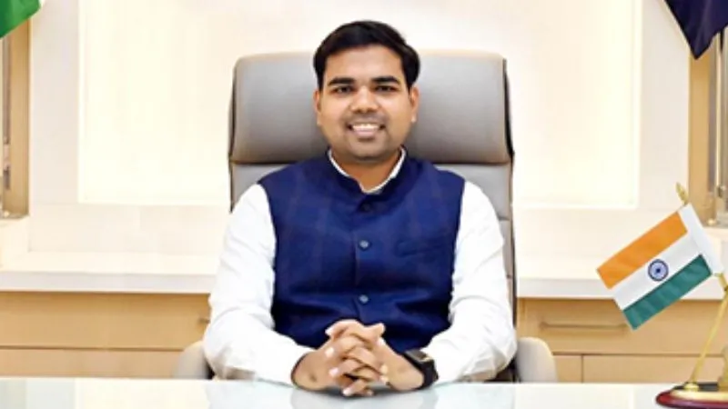 कौन हैं IAS सौरभ कटियार? जिनके ‘मॉडर्न सेतु' इनीशिएटिव ने बदल डाला मुंबई का सिस्टम, CM फडणवीस ने दिया था प्रमोशन