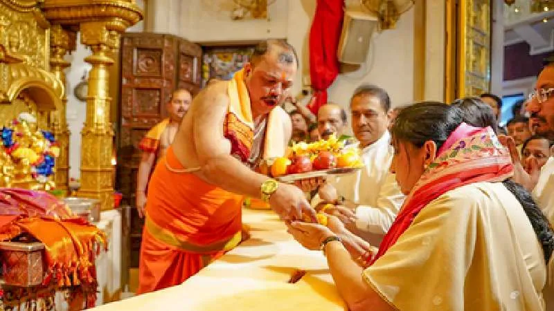 सुनेत्रा पवार ने संभाला महाराष्ट्र के डिप्टी सीएम पद का कार्यभार, बोलीं-अजीतदादा की विरासत को आगे बढ़ाना मेरी प्राथमिकता