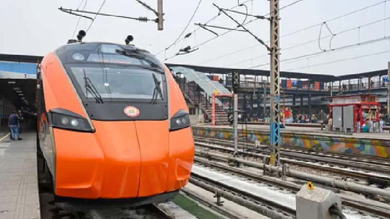 PM Modi की अध्यक्षता में CCEA का बड़ा फैसला, 18,509 करोड़ के तीन रेलवे प्रोजेक्ट्स को मंजूरी, 389 किमी नेटवर्क विस्तार से 97 लाख लोगों को लाभ