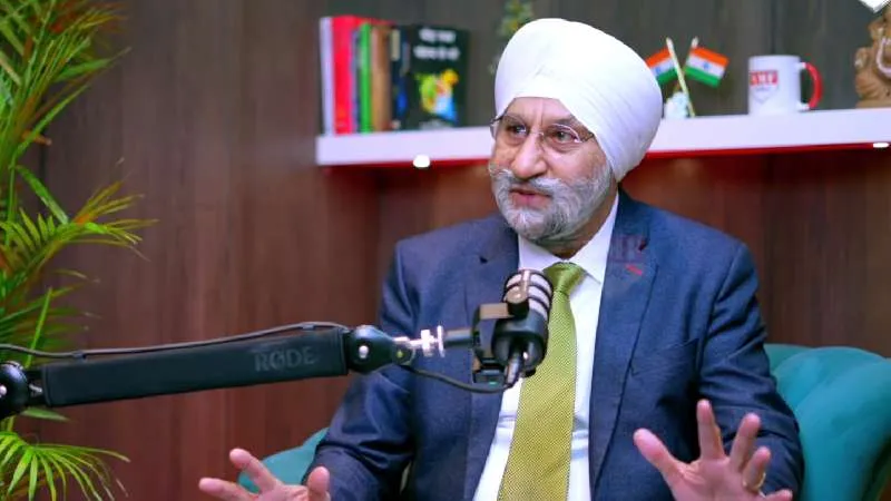 भारतीय सेना का वो जांबाज़ जो चीनी फौज से अकेला भिड़ गया,कर्नल ने कैमरे पर आकर पूरा सच बता दिया!