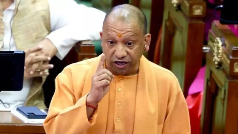 विधान परिषद में CM योगी का बड़ा दावा, EV बाजार में 19% हिस्सेदारी, बेरोजगारी दर घटकर 2.24%
