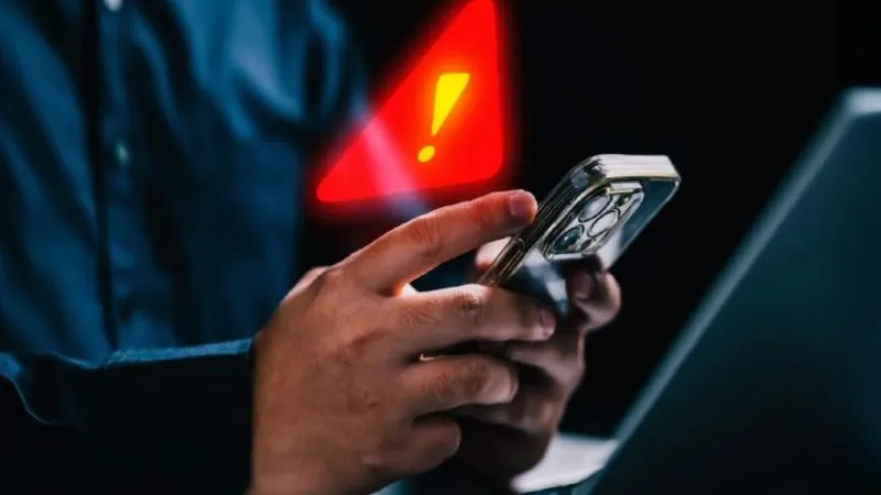 8वें वेतन आयोग के नाम पर डिजिटल स्कैम, एक मैसेज और पूरा फोन हो जाएगा स्कैन, सरकार ने जारी की चेतावनी, ऐसे रहें सेफ