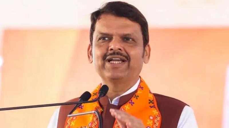 महाराष्ट्र कैबिनेट के बड़े फैसले: सिंचाई के लिए ₹15,000 करोड़ का लोन, कोल्हापुर में इंटरनेशनल क्रिकेट स्टेडियम और ‘मेरा गांव, स्वस्थ गांव’ अभियान को मंजूरी