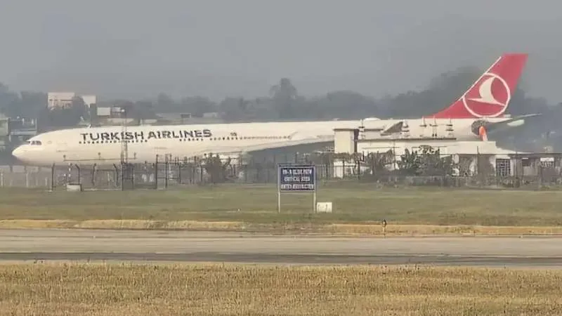 कोलकाता एयरपोर्ट पर टर्किश एयरलाइंस के विमान की इमरजेंसी लैंडिंग, सभी 236 यात्री सुरक्षित