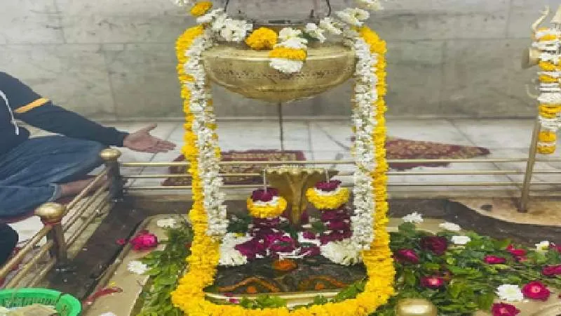 उज्जैन का रहस्यमयी बोरेश्वर महादेव मंदिर, जहां दर्शन मात्र से मिलते हैं 12 ज्योतिर्लिंगों के पुण्य